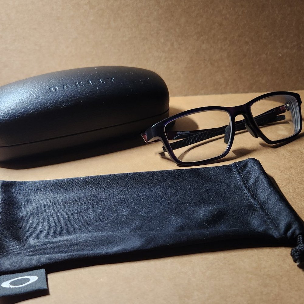 OAKLEY OX8153 Metalink Satin Grey Smoke